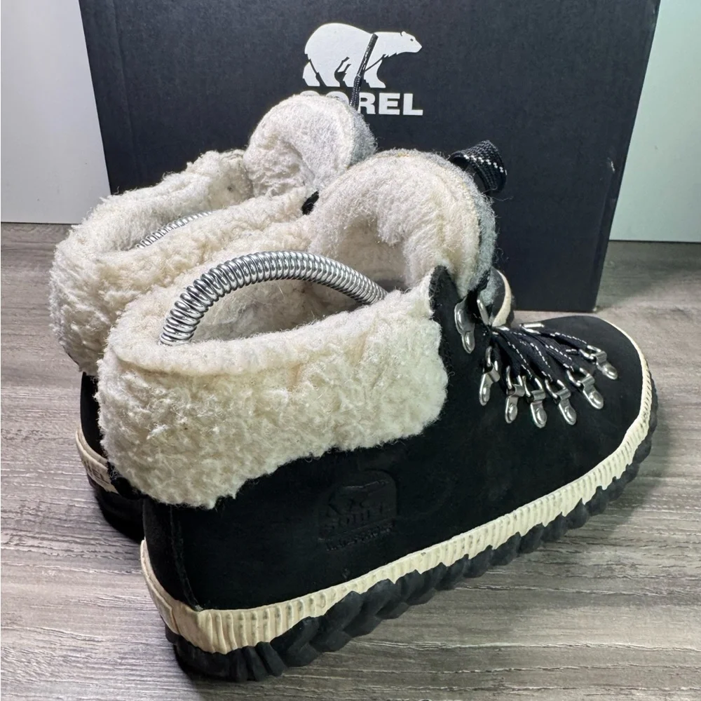 Sorel Out N About Plus Conquest Boots - Black size 8 EUC - Picture 6 of 10